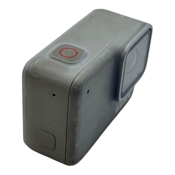 GoPro HERO7 Action Camera - Silver 4K with Suction Cup Mount, SD CARD - Picture 9 of 9